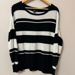 6 by Six (M) black white stripe pullover crew neck sweater top